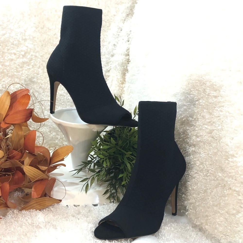 Sale INC textured open peep high heel sock ankle Booties black sandals size 7.5 - Picture 3 of 11